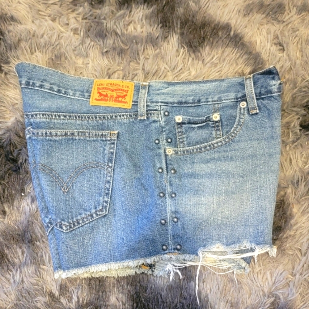 Levis Cut Off Tattered Edge‎ Gromet Sides Jean Shorts 36